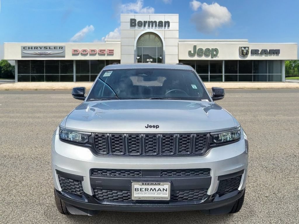 Used 2023 Jeep Grand Cherokee L Laredo AWD/4WD image 8