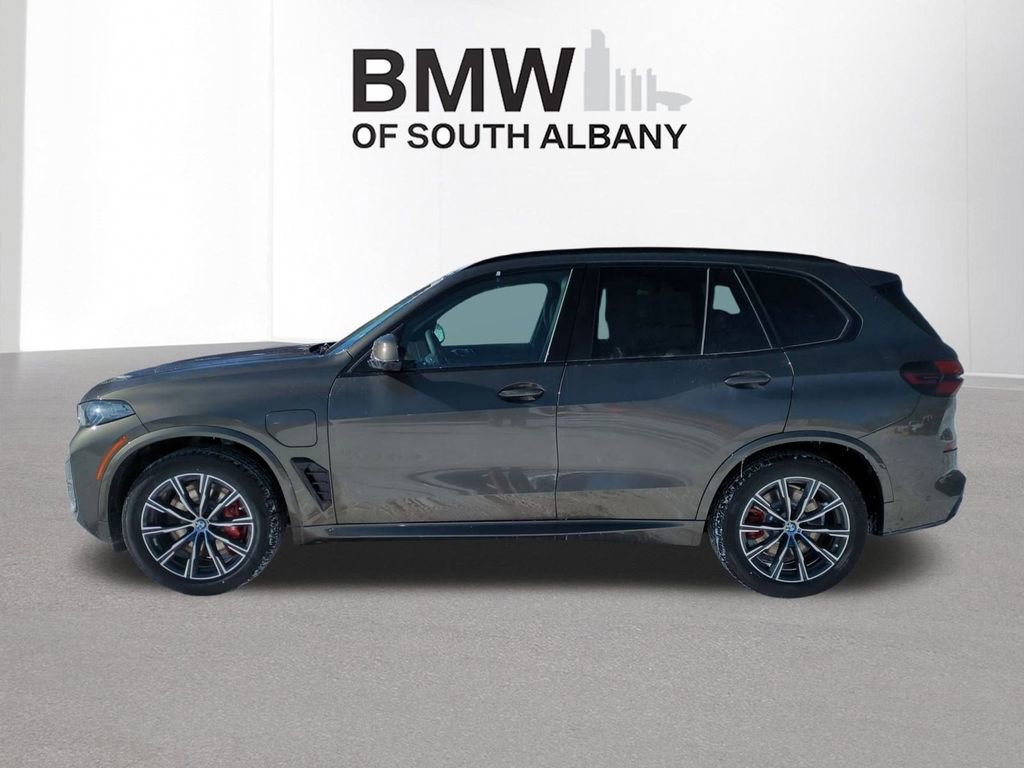 New 2026 BMW X5 xDrive50e w/ Executive Package image 3