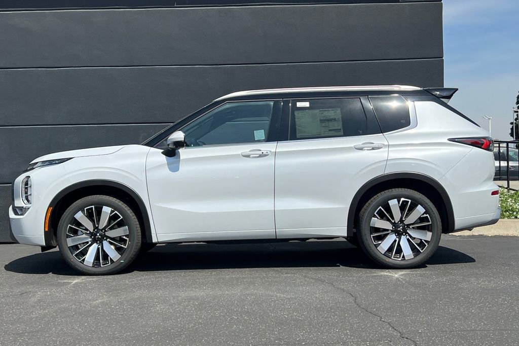 New 2026 Mitsubishi Outlander SEL image 8