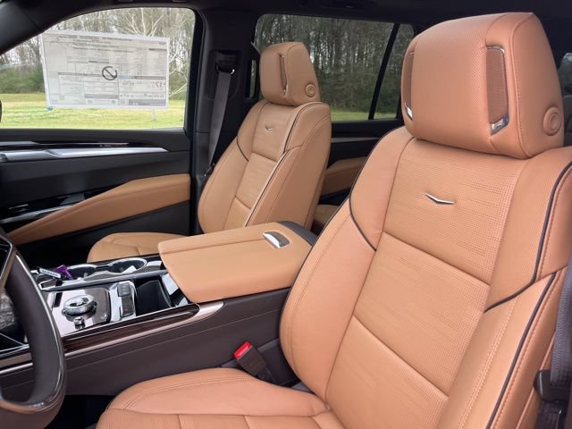 New 2026 Cadillac Escalade ESV Luxury w/ Touring Package RWD image 18