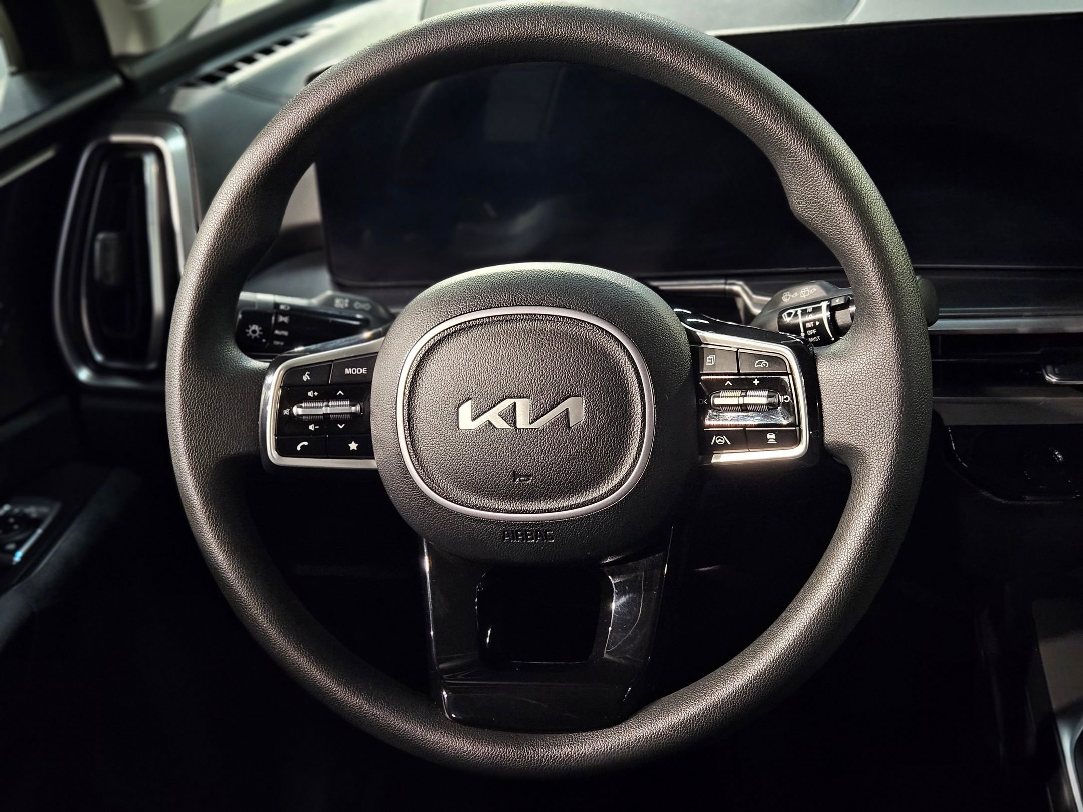 Used 2024 Kia Sorento LX image 25