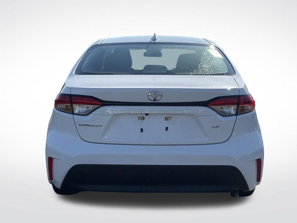 Used 2024 Toyota Corolla LE FWD image 8