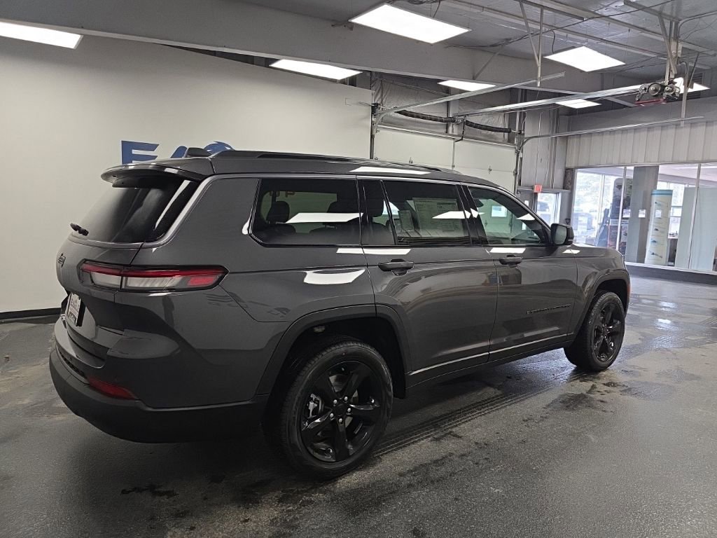 New 2026 Jeep Grand Cherokee L Limited w/ Limited Altitude Package image 12