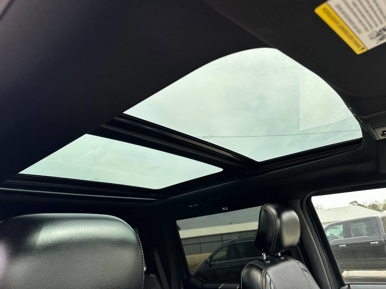 Used 2017 Ford F150 Lariat w/ Equipment Group 502A Luxury AWD/4WD image 32