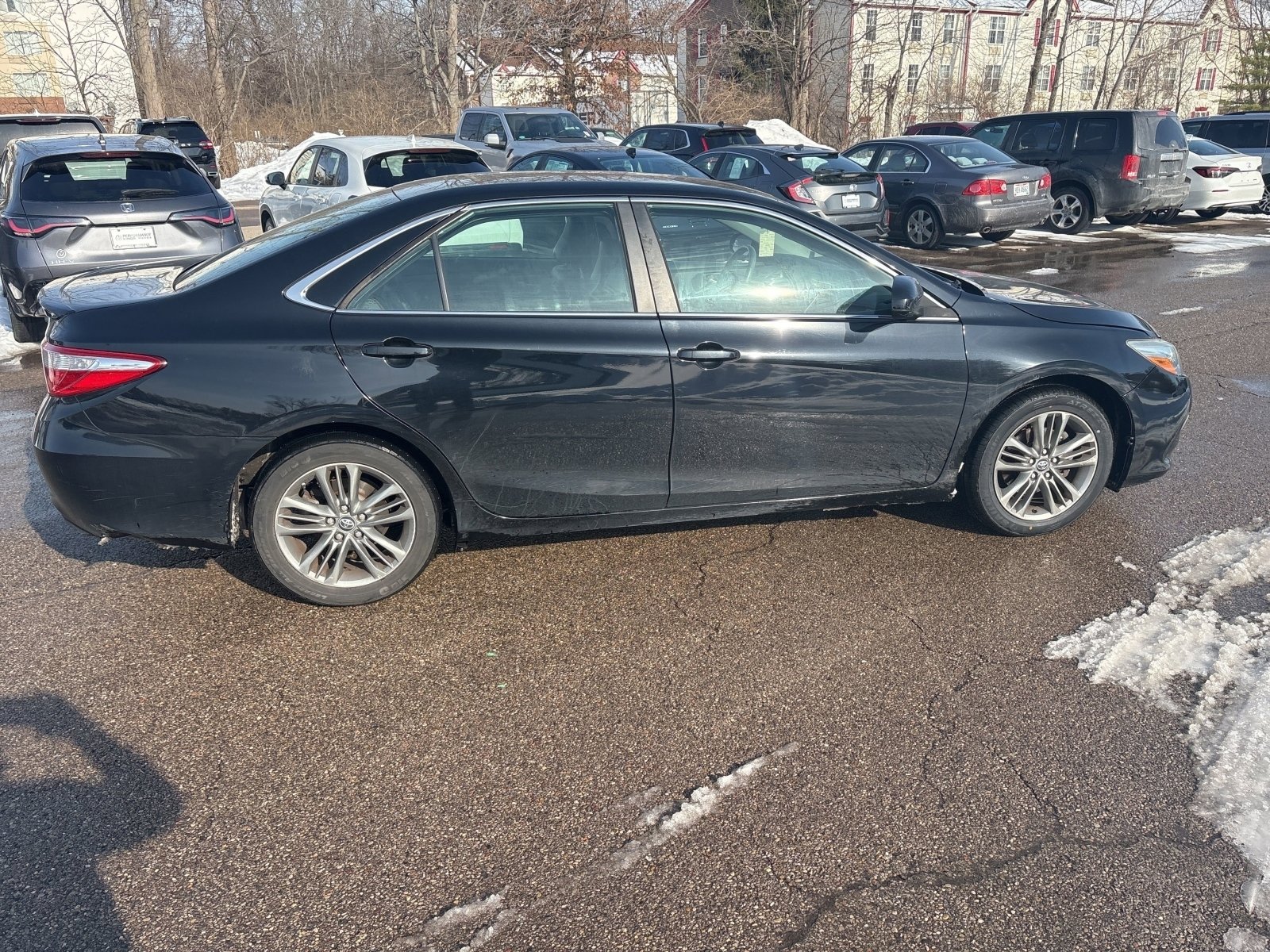 Used 2017 Toyota Camry SE image 12