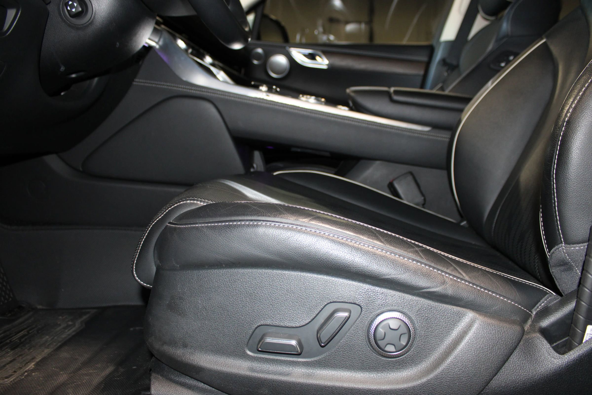 Used 2023 Genesis GV80 2.5T w/ Advanced Package AWD/4WD image 30