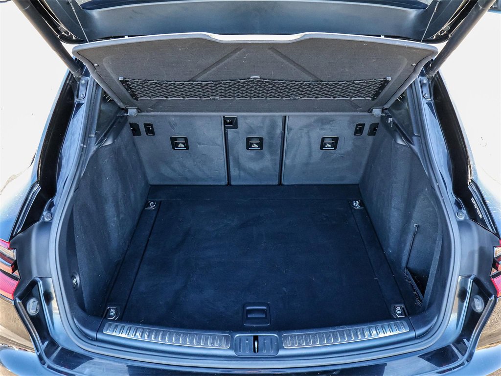 Used 2018 Porsche Macan Base image 12