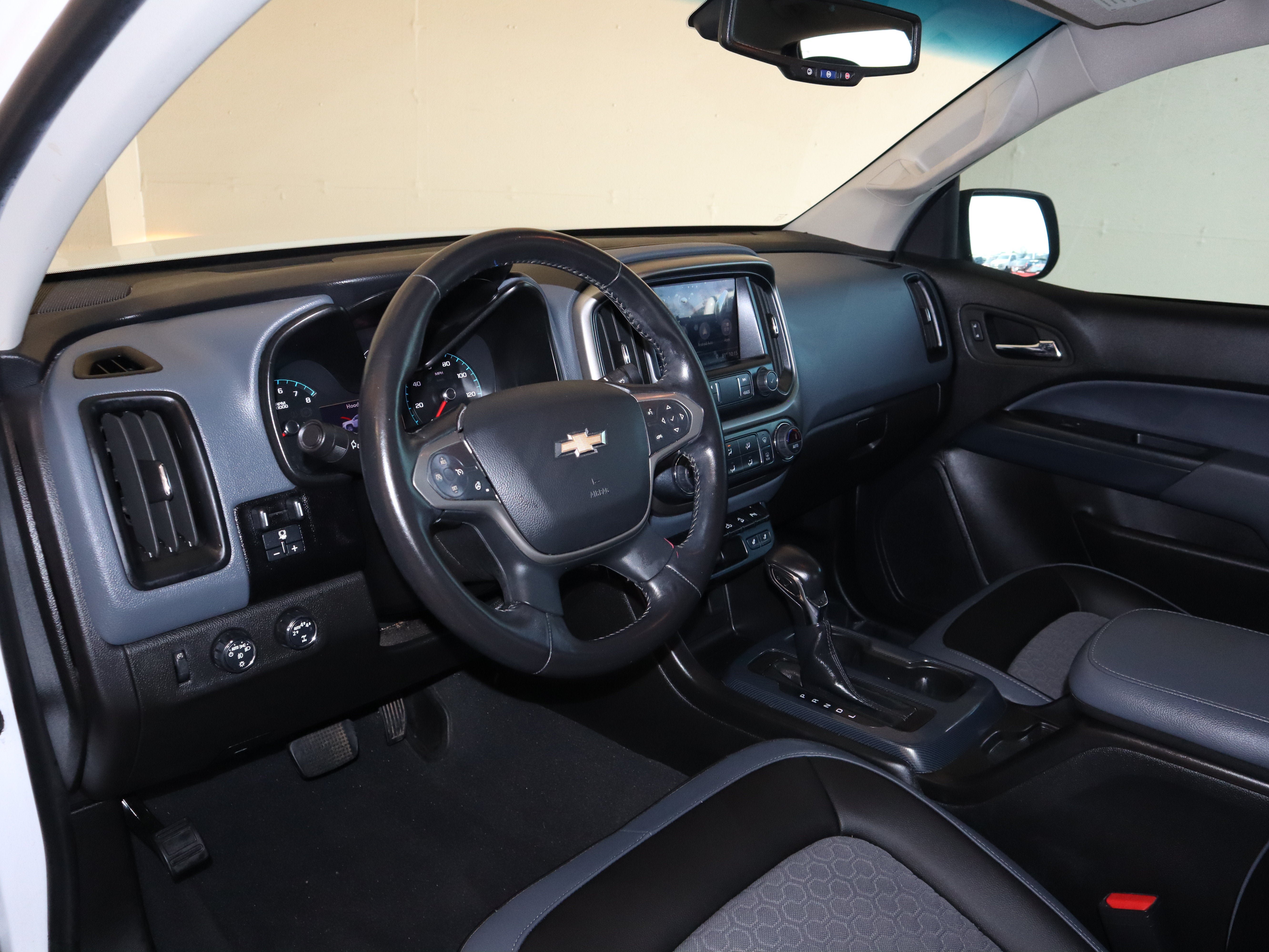 Used 2022 Chevrolet Colorado Z71 AWD/4WD image 23