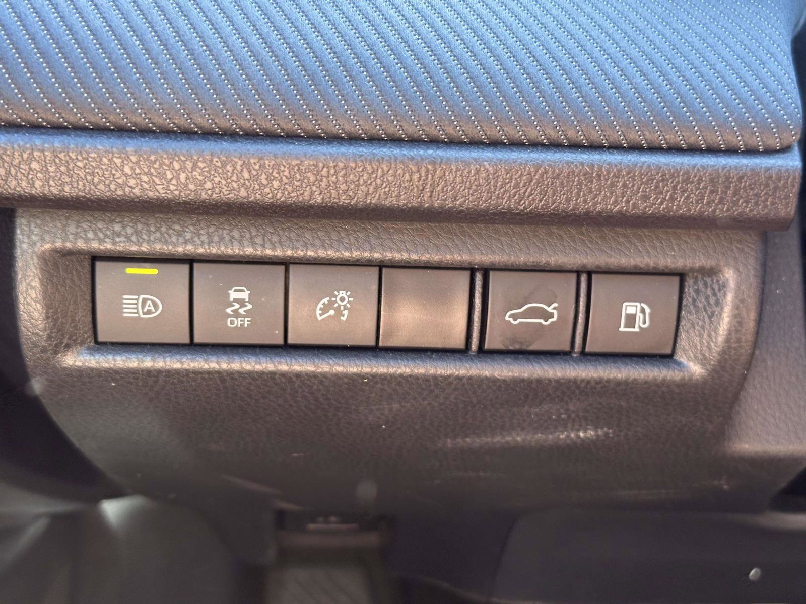 Used 2025 Toyota Camry SE image 21