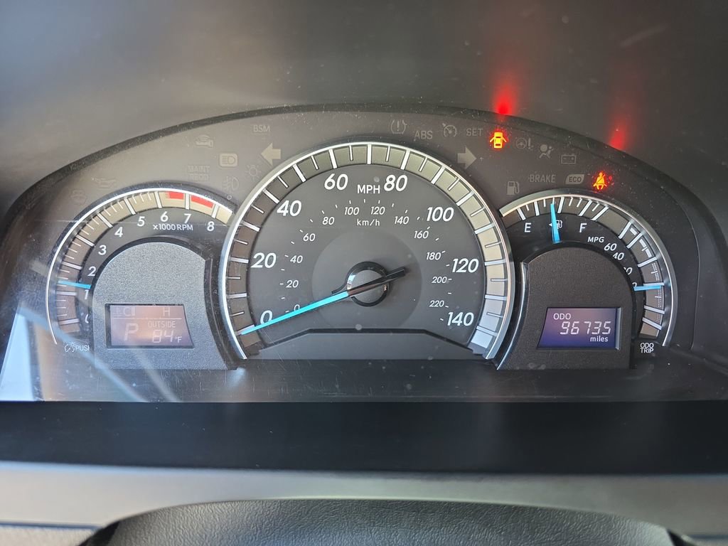 Used 2014 Toyota Camry SE w/ Leather Package FWD image 17
