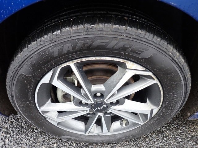 Used 2023 Kia Forte LXS image 12