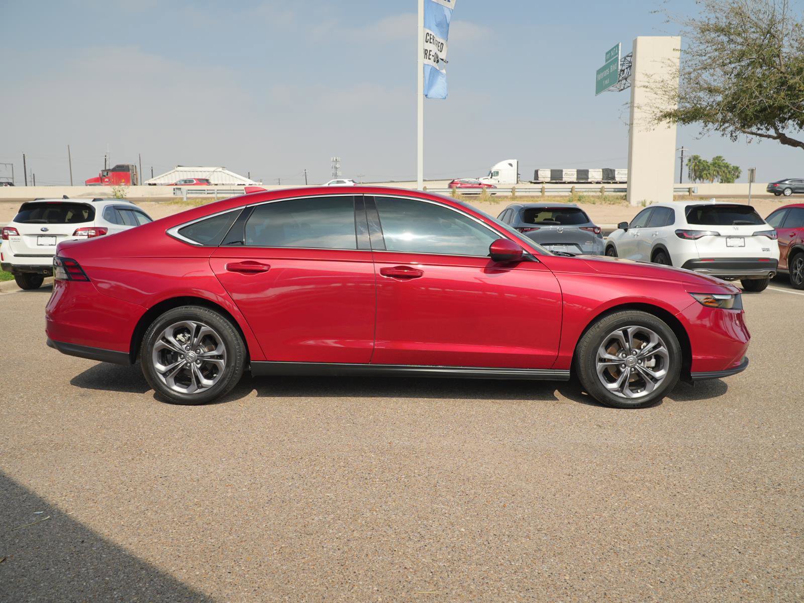 Used 2023 Honda Accord EX image 4