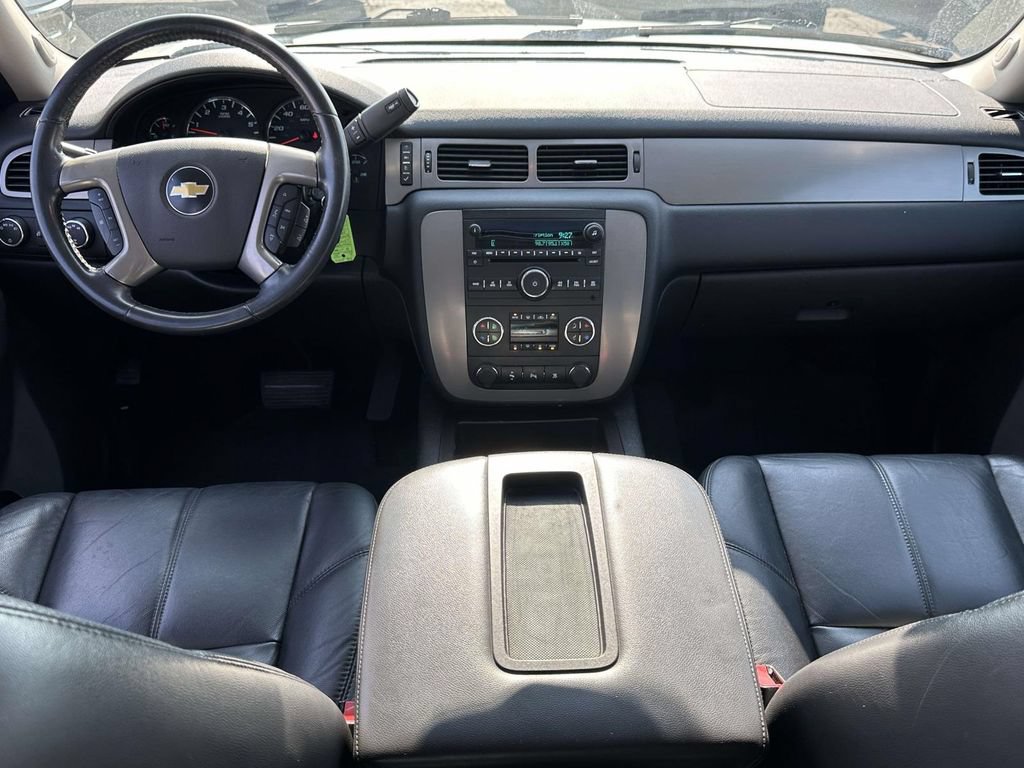 Used 2010 Chevrolet Avalanche LT w/ Luxury Package AWD/4WD image 15