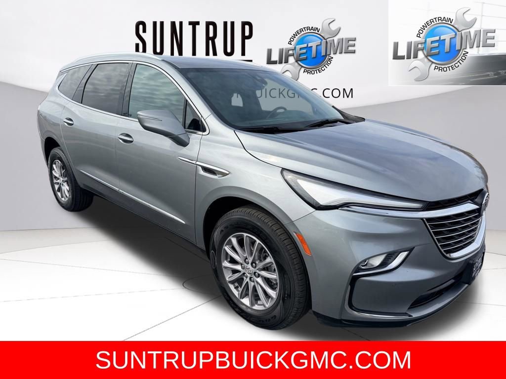 Used 2024 Buick Enclave Essence image 7