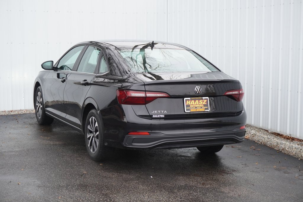Used 2024 Volkswagen Jetta S image 4