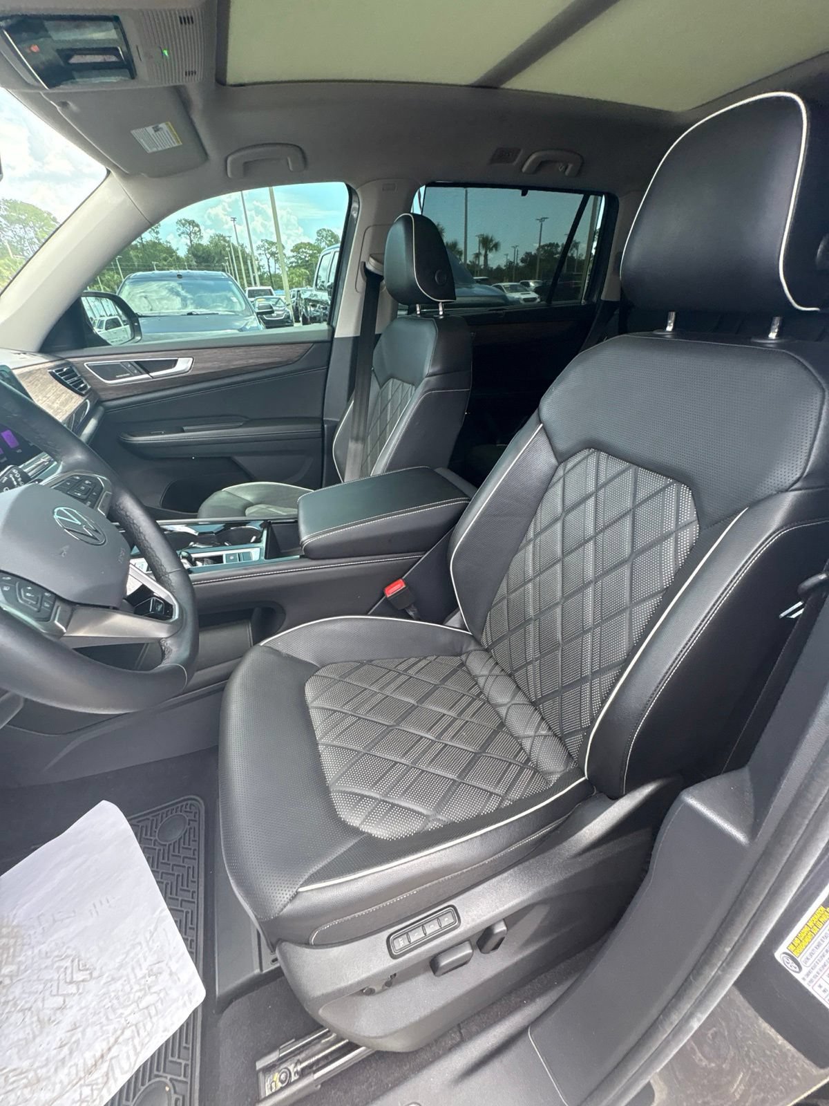 Used 2024 Volkswagen Atlas SEL Premium R-Line AWD/4WD image 17