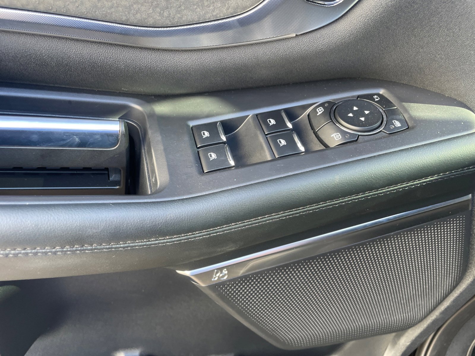 Used 2025 Ford Expedition Tremor AWD/4WD image 17