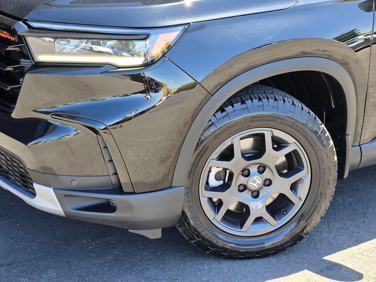 Used 2025 Honda Pilot TrailSport image 10