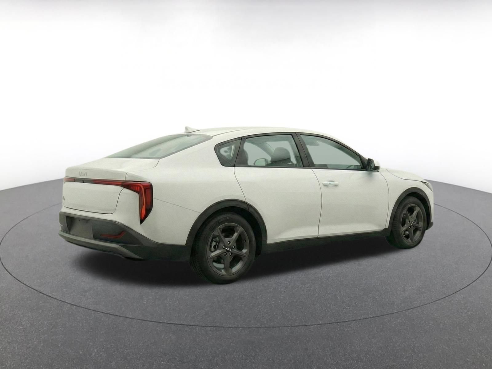 Used 2025 Kia K4 FWD image 9