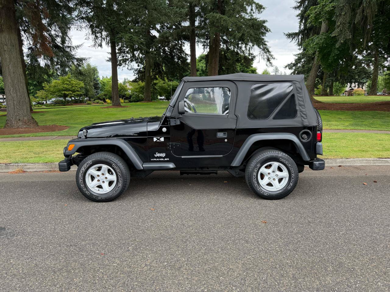 Used 2004 Jeep Wrangler X w/ Wheel Plus Group AWD/4WD image 2