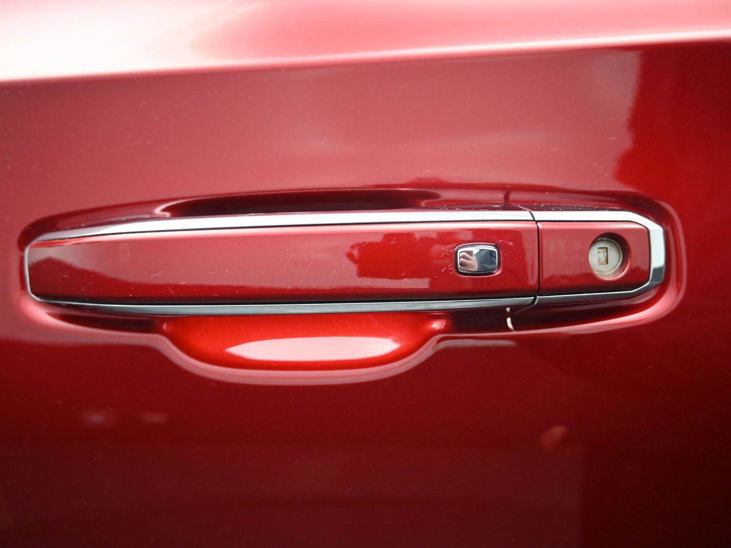 Used 2024 Chevrolet Suburban High Country image 21