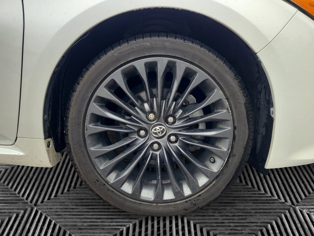 Used 2016 Toyota Avalon Touring FWD image 16