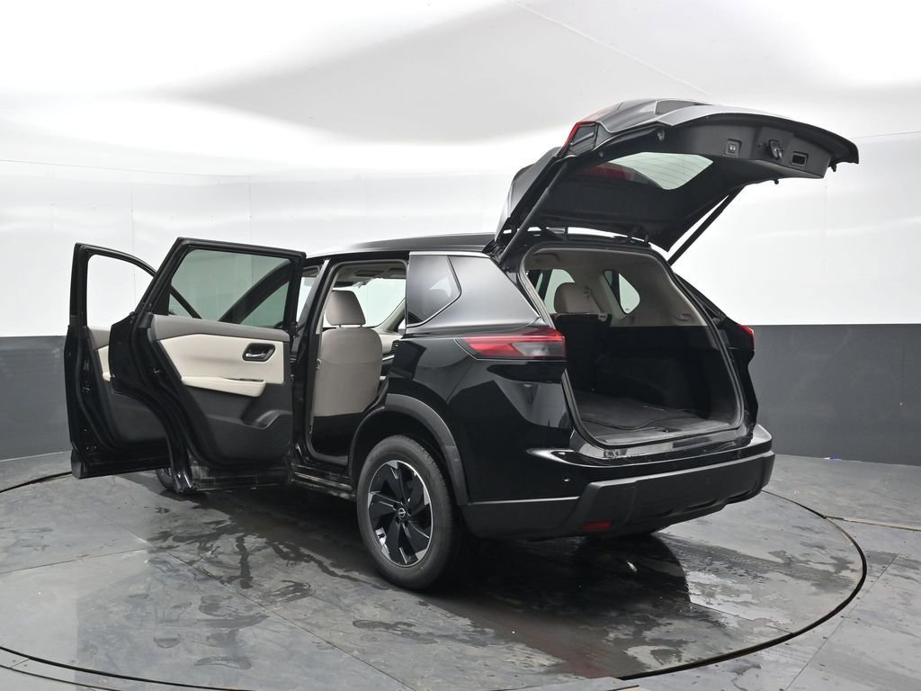 Used 2025 Nissan Rogue SV AWD/4WD image 49