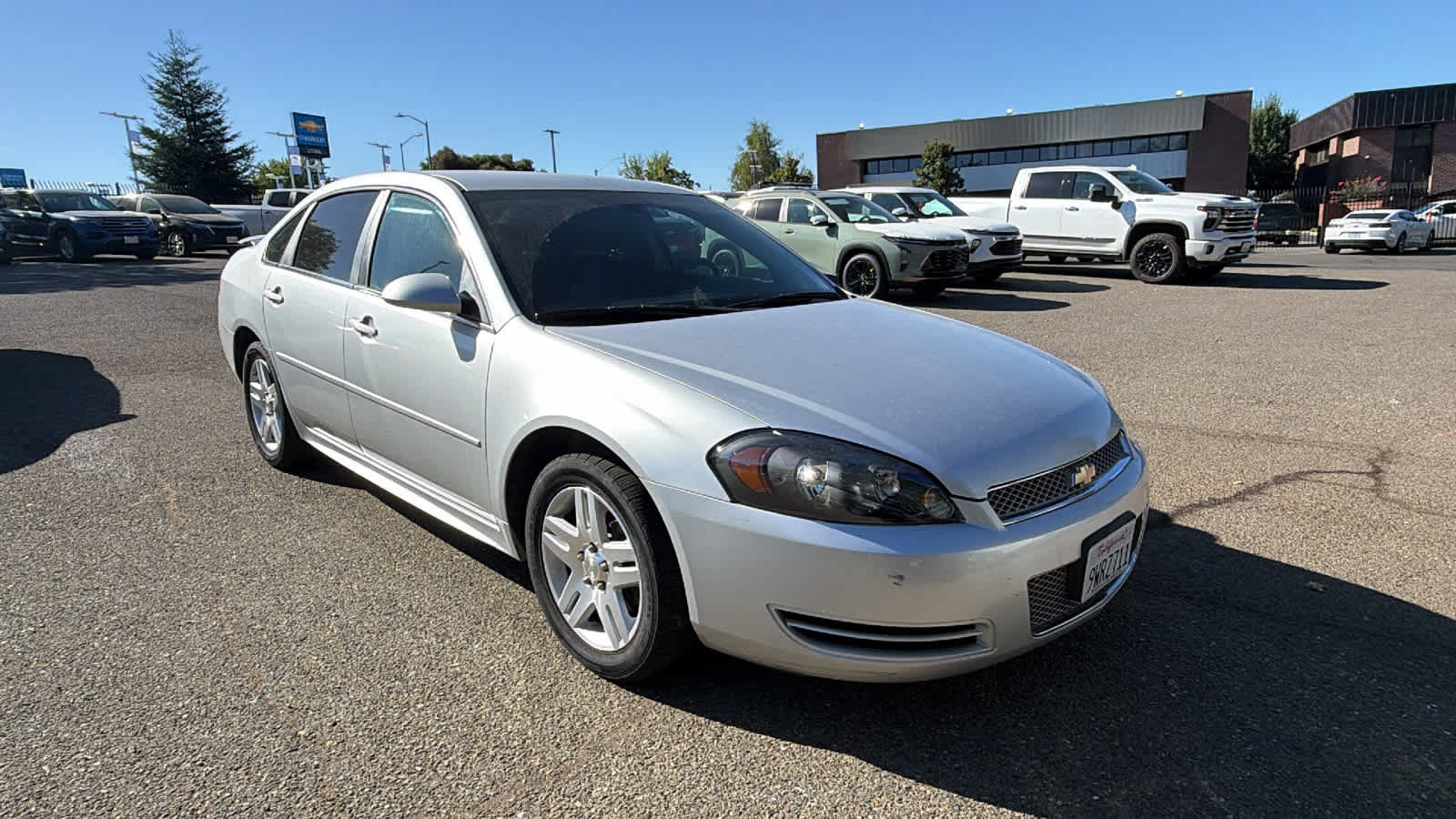 Used 2016 Chevrolet Impala LT FWD image 3