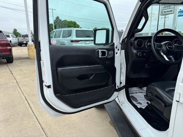 Used 2023 Jeep Gladiator Overland image 10