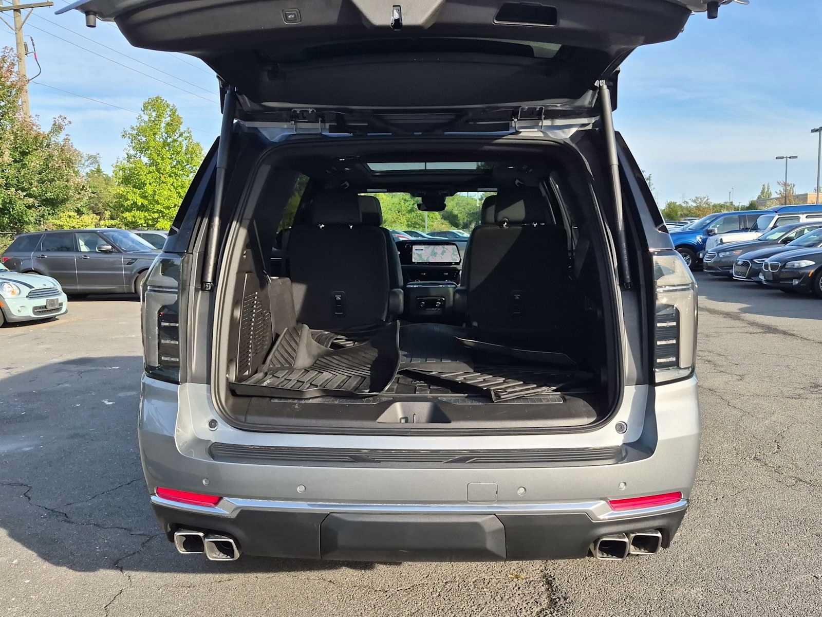 Used 2025 Chevrolet Tahoe High Country w/ Sun And Tow Package AWD/4WD image 37