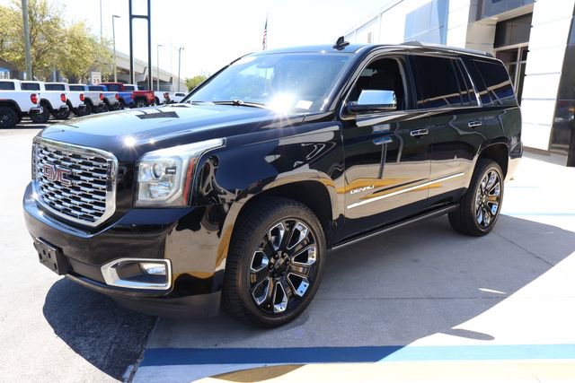 Used 2019 GMC Yukon Denali w/ Denali Ultimate Package image 3