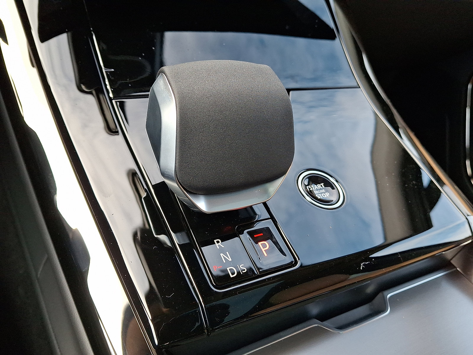 New 2026 Land Rover Range Rover Sport Dynamic SE image 10