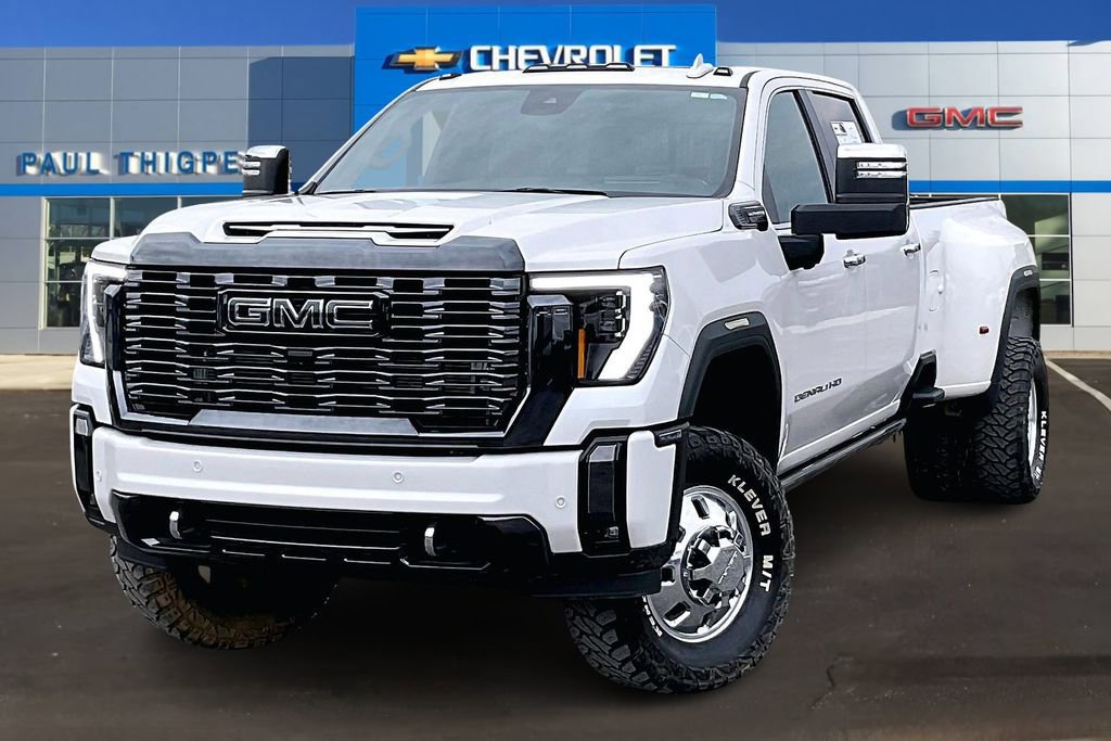 Used 2024 GMC Sierra 3500 Denali Ultimate image 3