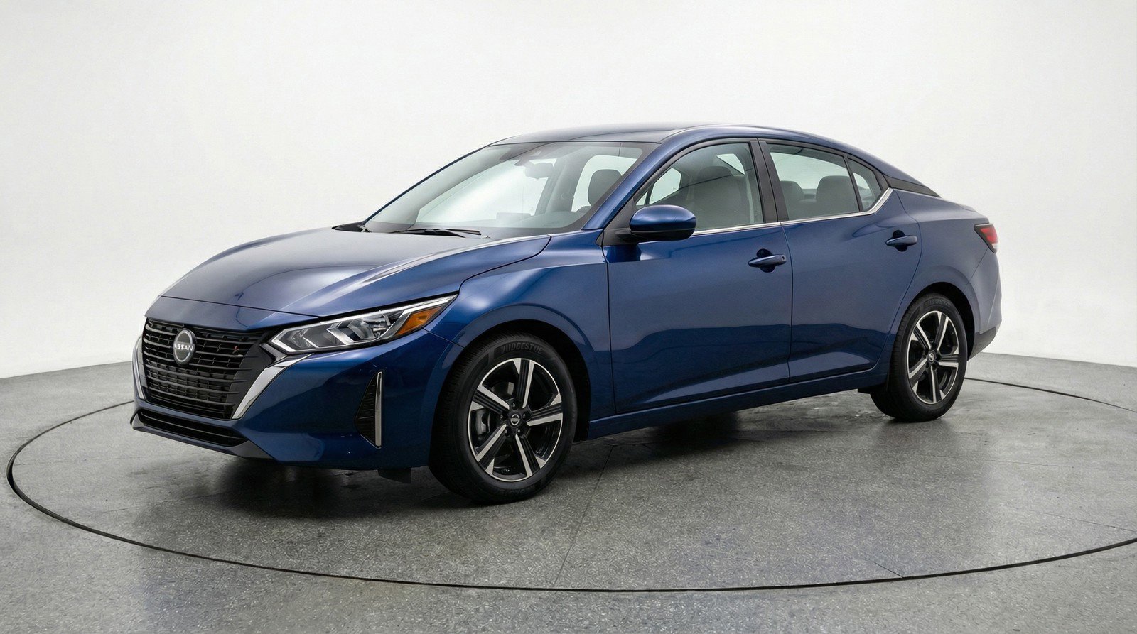 Used 2025 Nissan Sentra SV image 3