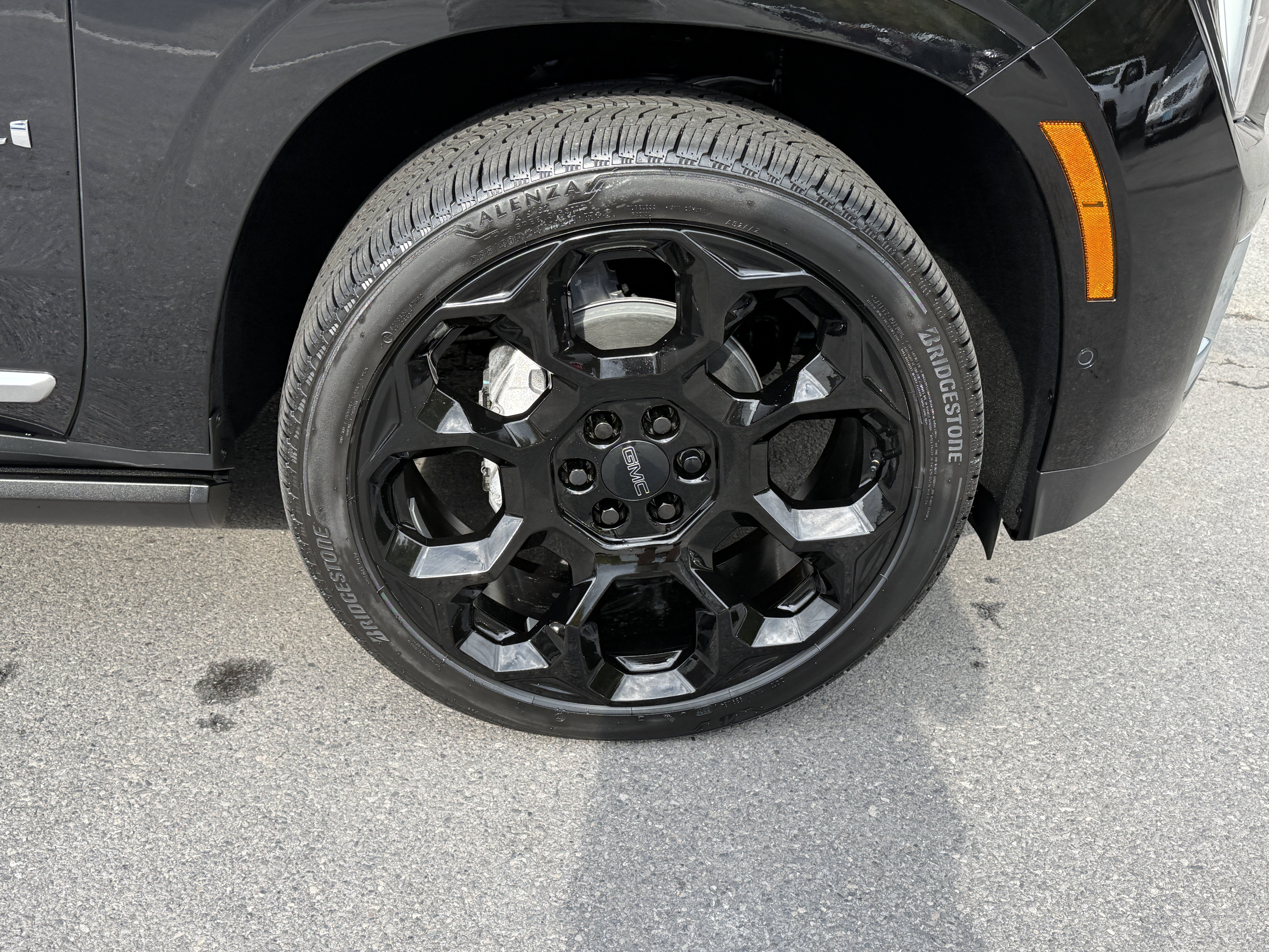 New 2027 GMC Yukon XL Denali AWD/4WD image 12