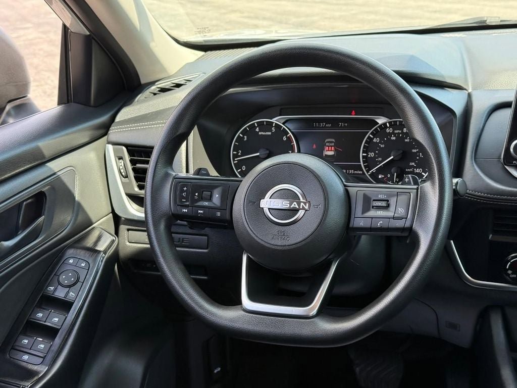 Used 2024 Nissan Rogue S FWD image 11