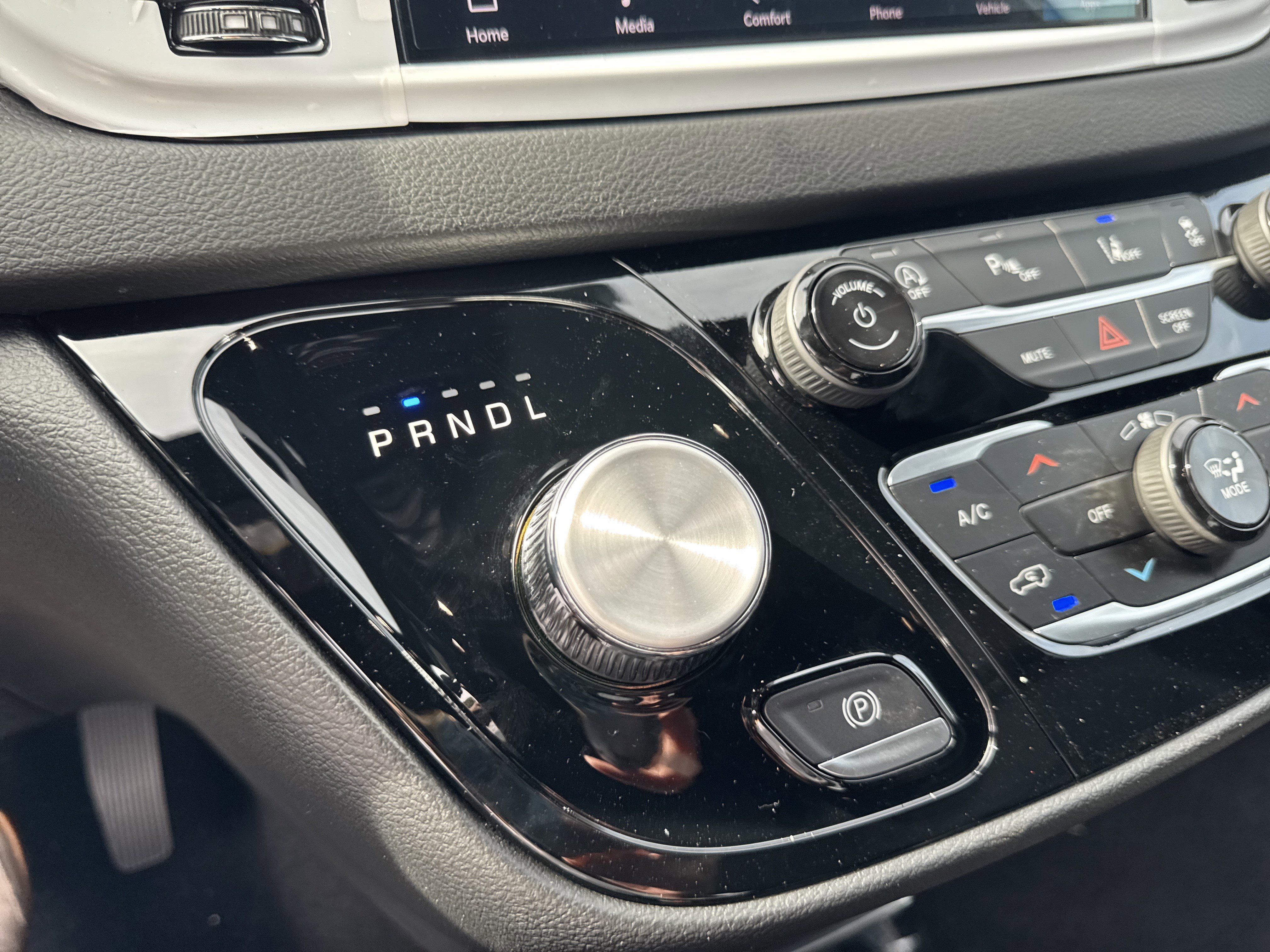 New 2026 Chrysler Voyager LX image 29