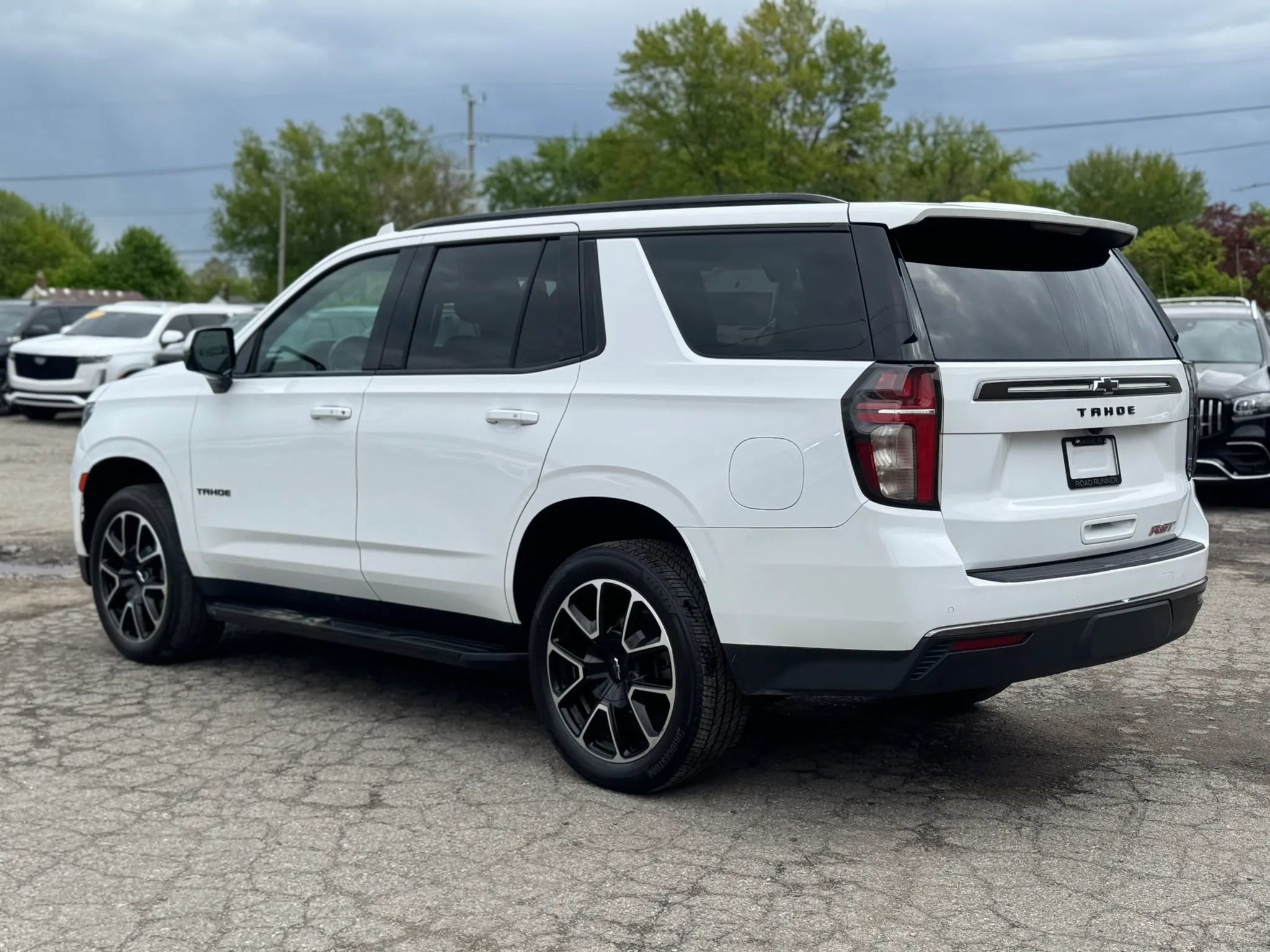 Used 2021 Chevrolet Tahoe RST w/ Luxury Package AWD/4WD image 7