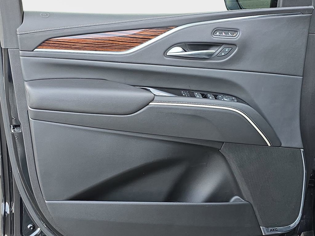 Used 2021 Cadillac Escalade ESV Premium Luxury w/ Performance Package image 31