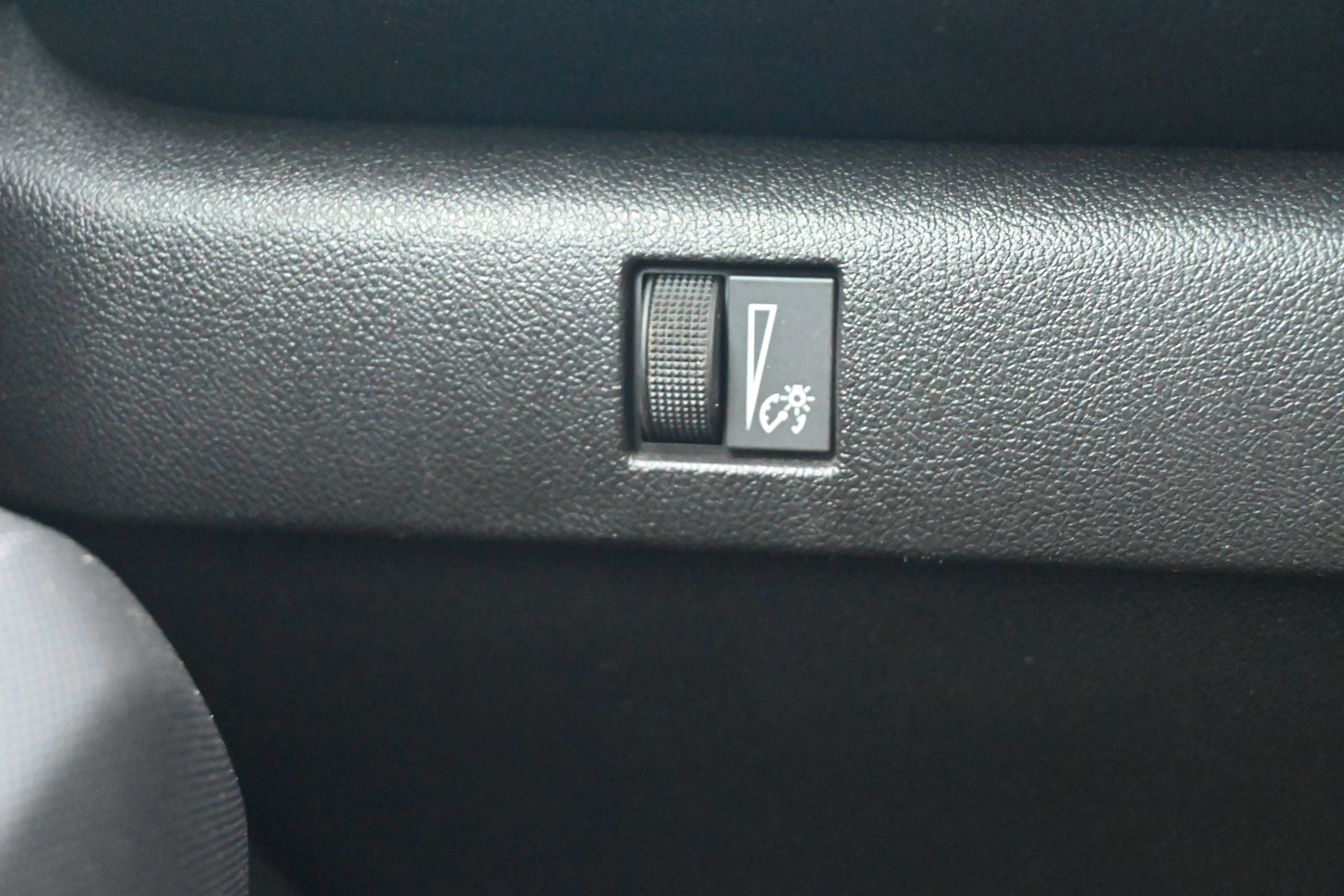 Used 2024 Chevrolet Colorado Trail Boss AWD/4WD image 28
