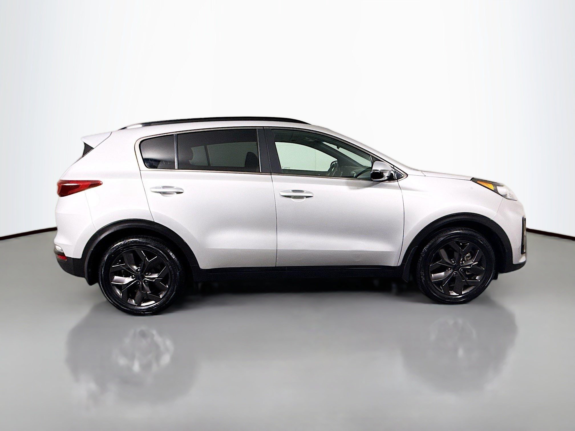 Used 2022 Kia Sportage Nightfall Edition FWD image 11