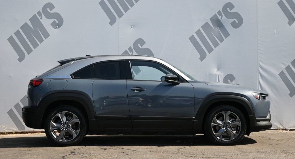Used 2022 MAZDA MX-30 Electric w/ Premium Plus Pkg FWD image 4