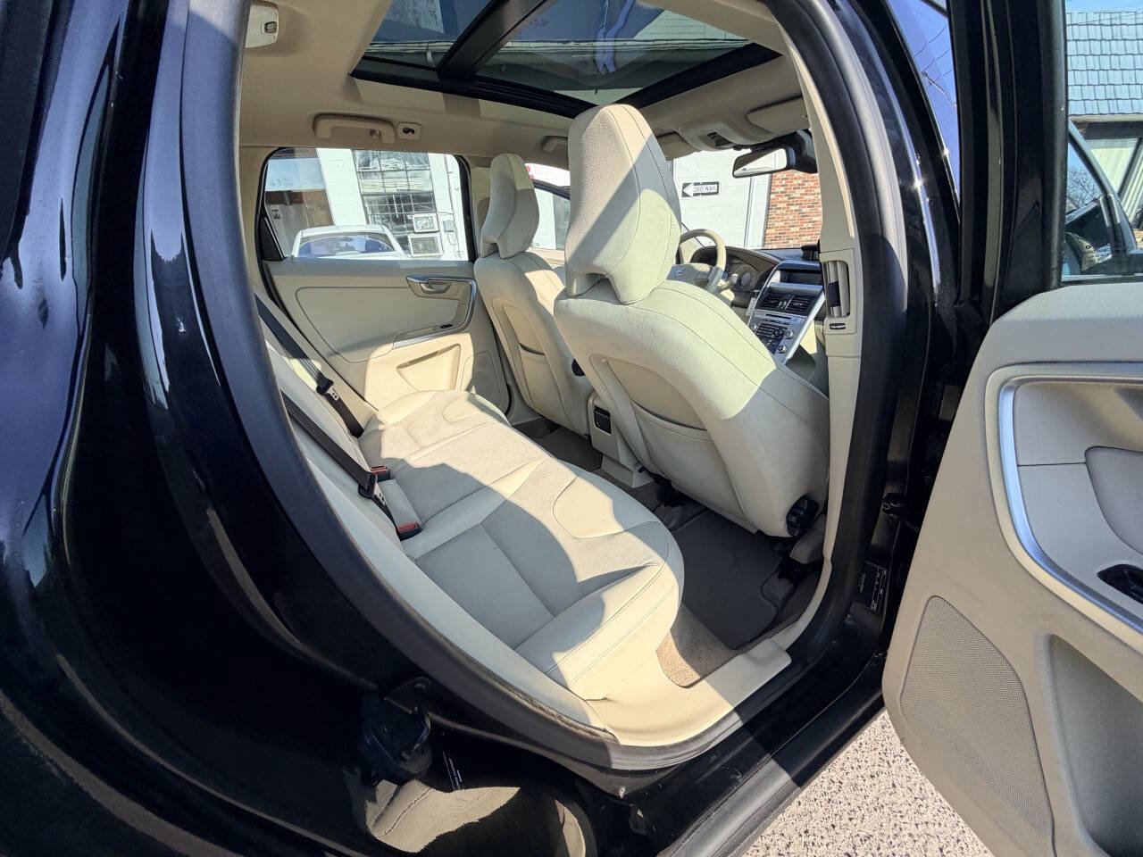 Used 2010 Volvo XC60 3.2 FWD image 18