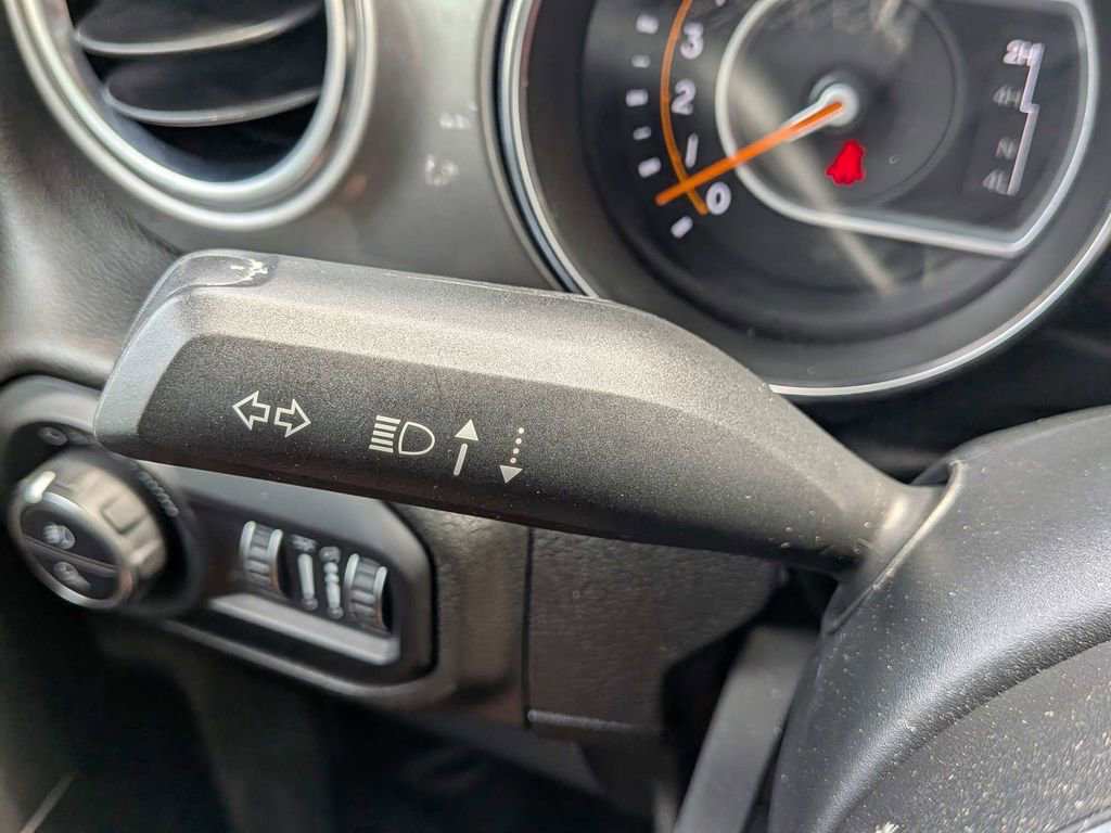 Used 2020 Jeep Gladiator Overland w/ Trailer Tow Package image 27