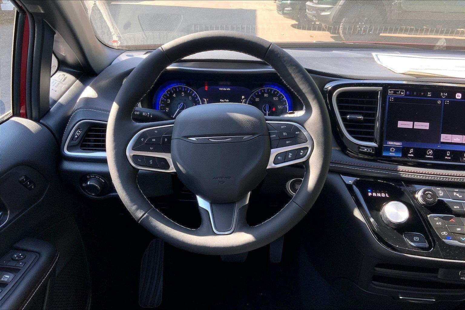 New 2027 Chrysler Pacifica Select FWD image 13