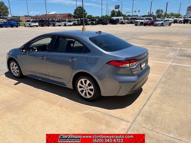 Used 2025 Toyota Corolla LE w/ Convenience Package FWD image 3