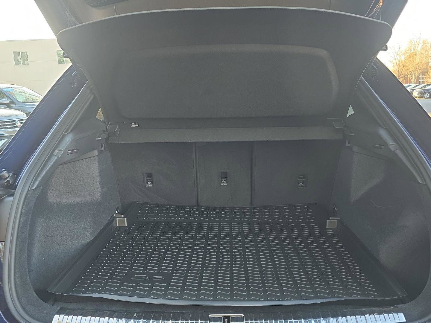 Used 2025 Audi Q3 2.0T Premium Plus w/ Premium Plus Package image 8