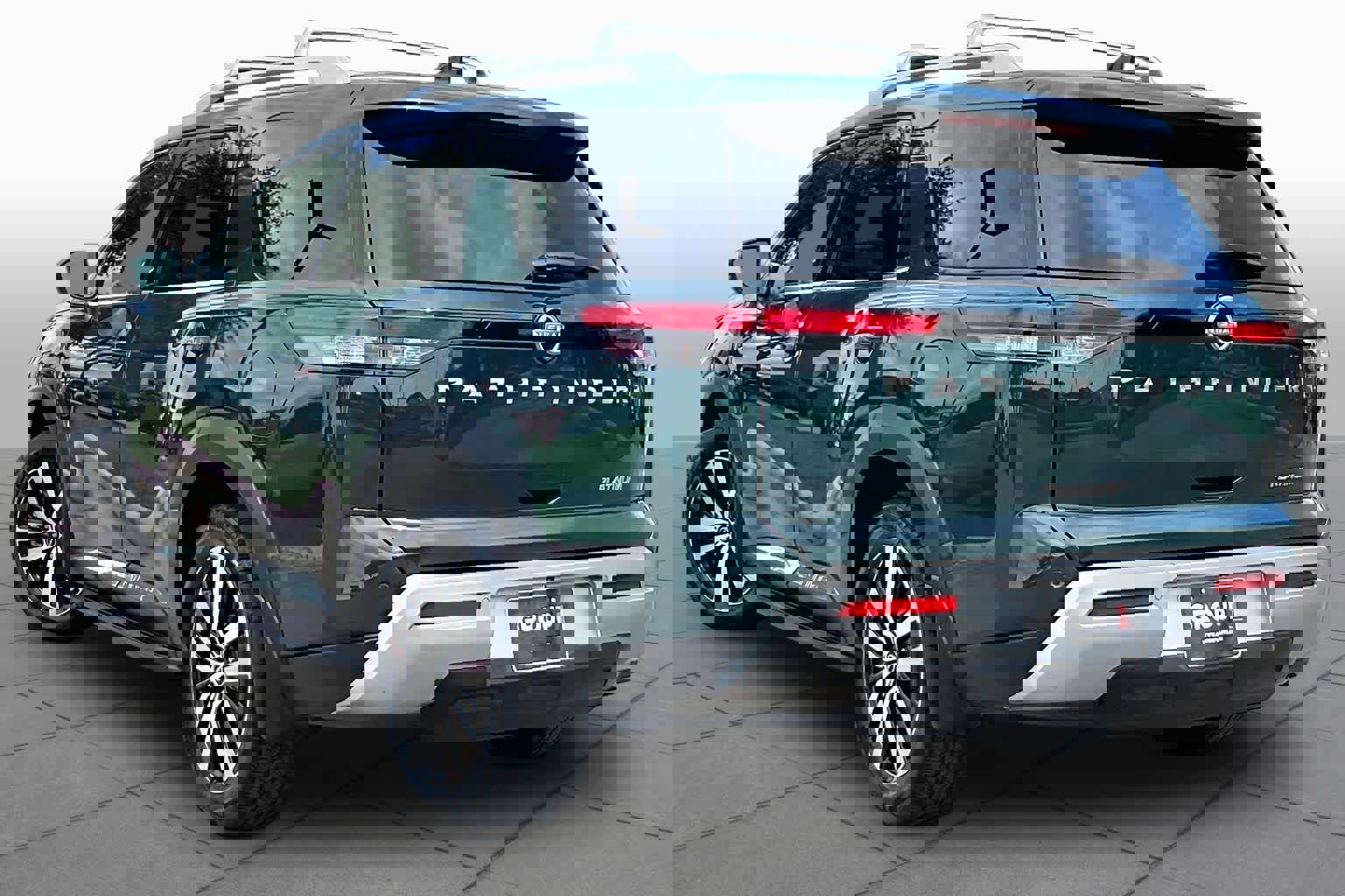 Used 2023 Nissan Pathfinder Platinum w/ Lighting Package (N93) image 12