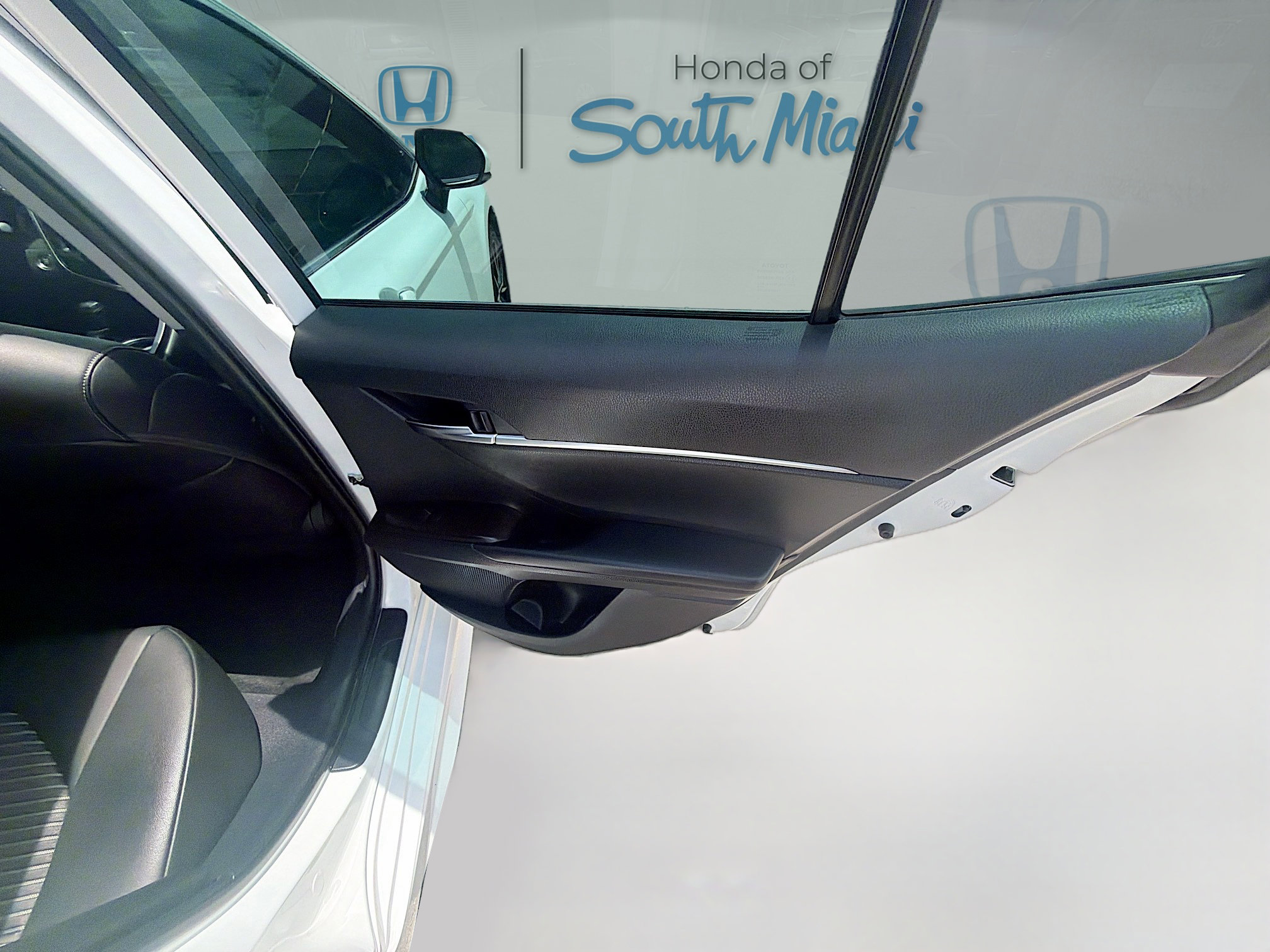 Used 2022 Toyota Camry SE w/ Convenience Package FWD image 29