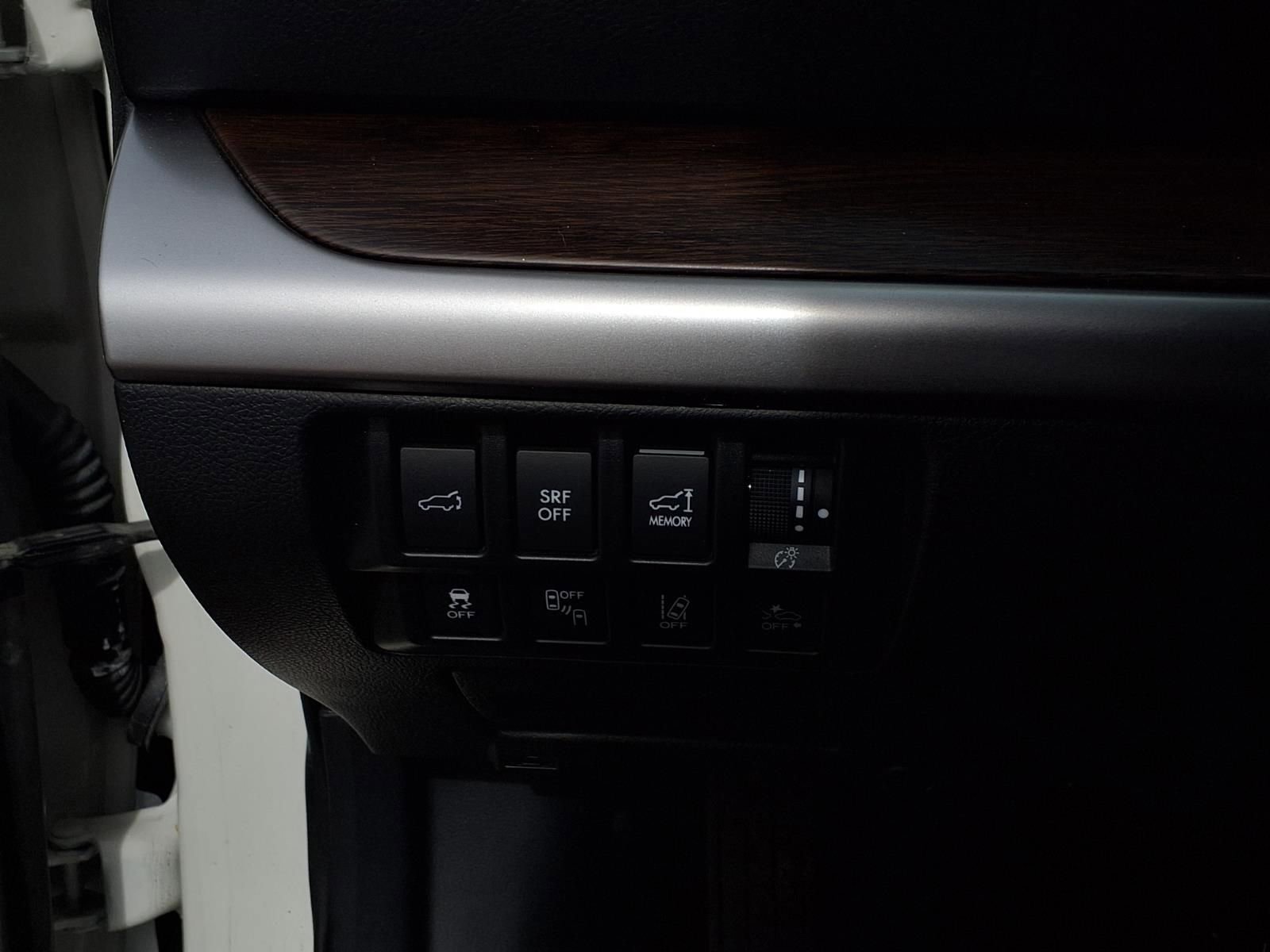 Used 2017 Subaru Outback 3.6R Touring image 13